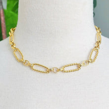 Load image into Gallery viewer, Alternatively Linked Cabled Necklace