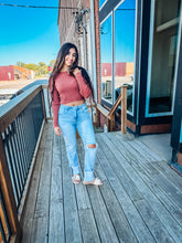 Load image into Gallery viewer, Celine- Lightweight Cropped Sweater