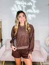 Load image into Gallery viewer, Posie- Contrast Sweatshirt & Shorts Set