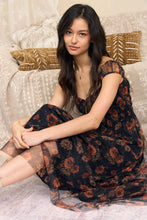 Load image into Gallery viewer, Cami- Floral Sweetheart Midi Dress