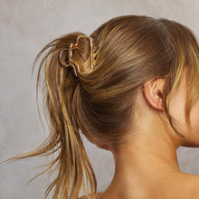 Load image into Gallery viewer, Metal Medium Open Shape Puffy Claw Clip - Gold