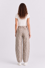 Load image into Gallery viewer, FAWN PRINT BARREL PANTS
