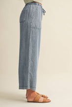 Load image into Gallery viewer, Jasper- Tencel Cropped Denim Pants
