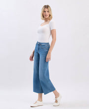 Load image into Gallery viewer, Drew- HIGH RISE RAW HEM CROP SLIM WIDE JEANS
