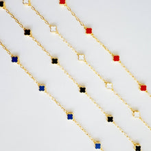 Load image into Gallery viewer, Petite Clover Single Layer Bracelet
