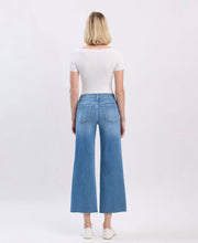 Load image into Gallery viewer, Drew- HIGH RISE RAW HEM CROP SLIM WIDE JEANS
