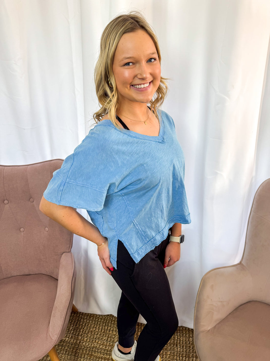 Cheyenne-Raw Edge V-Neck Oversized T-Shirt