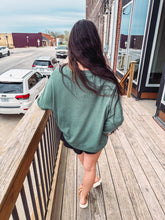 Load image into Gallery viewer, Kaya- Waffle Ribbed Round Neck Pullover
