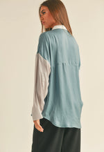 Load image into Gallery viewer, Lucia- Color Block Button Down Top

