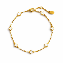 Load image into Gallery viewer, Petite Clover Single Layer Bracelet
