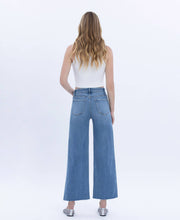 Load image into Gallery viewer, Milo- HIGH RISE  CROP WIDE JEANS
