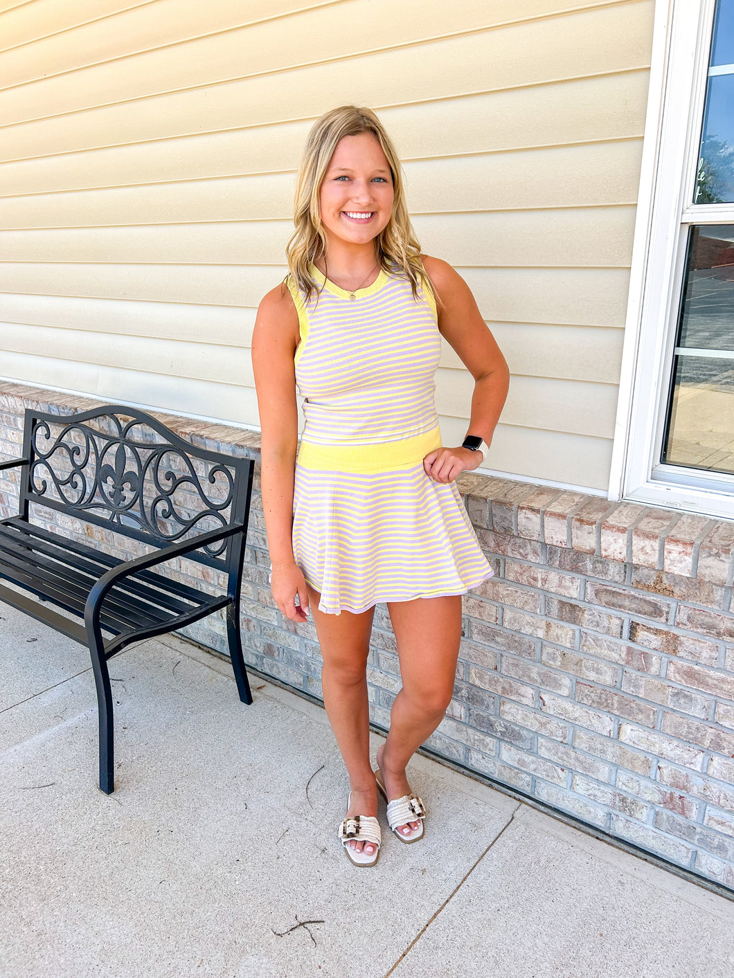 Madison- STRIPED SLEEVELESS SWEATER TOP