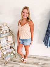 Load image into Gallery viewer, Elena- Front Button Closure Lace Cami Top
