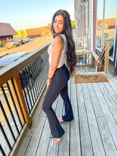 Load image into Gallery viewer, Indy- Crossover Waist Yoga Leggings
