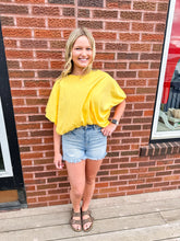 Load image into Gallery viewer, Scottie- Short Sleeve Knit Bubble Hem Top
