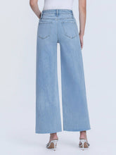 Load image into Gallery viewer, Simon- High Rise Light Wash Ankle Wide Jeans
