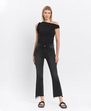 Load image into Gallery viewer, Mateo- High Rise Raw Hem Cropped Jeans
