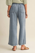 Load image into Gallery viewer, Jasper- Tencel Cropped Denim Pants
