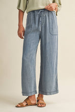 Load image into Gallery viewer, Jasper- Tencel Cropped Denim Pants
