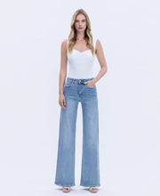 Load image into Gallery viewer, Daniel High Rise Full Length Wide Jeans
