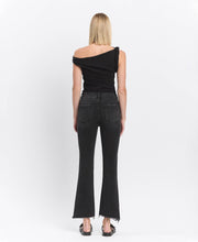Load image into Gallery viewer, Mateo- High Rise Raw Hem Cropped Jeans
