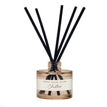 Load image into Gallery viewer, Christmas Reed Diffuser - Christmas Decor &amp; Gifts
