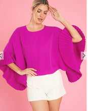 Load image into Gallery viewer, Cecilia- Pleated Sleeve Top
